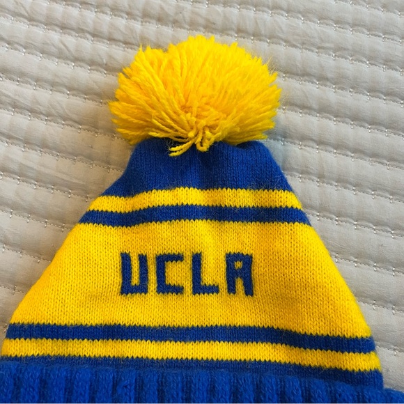 Vintage UCLA Bruins Beanie Hat with Pom - Picture 10 of 14